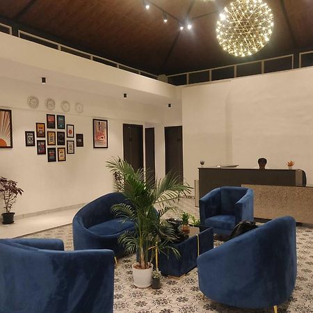 Super Townhouse Shivamogga Formerly Karthik Bhavan Buitenkant foto