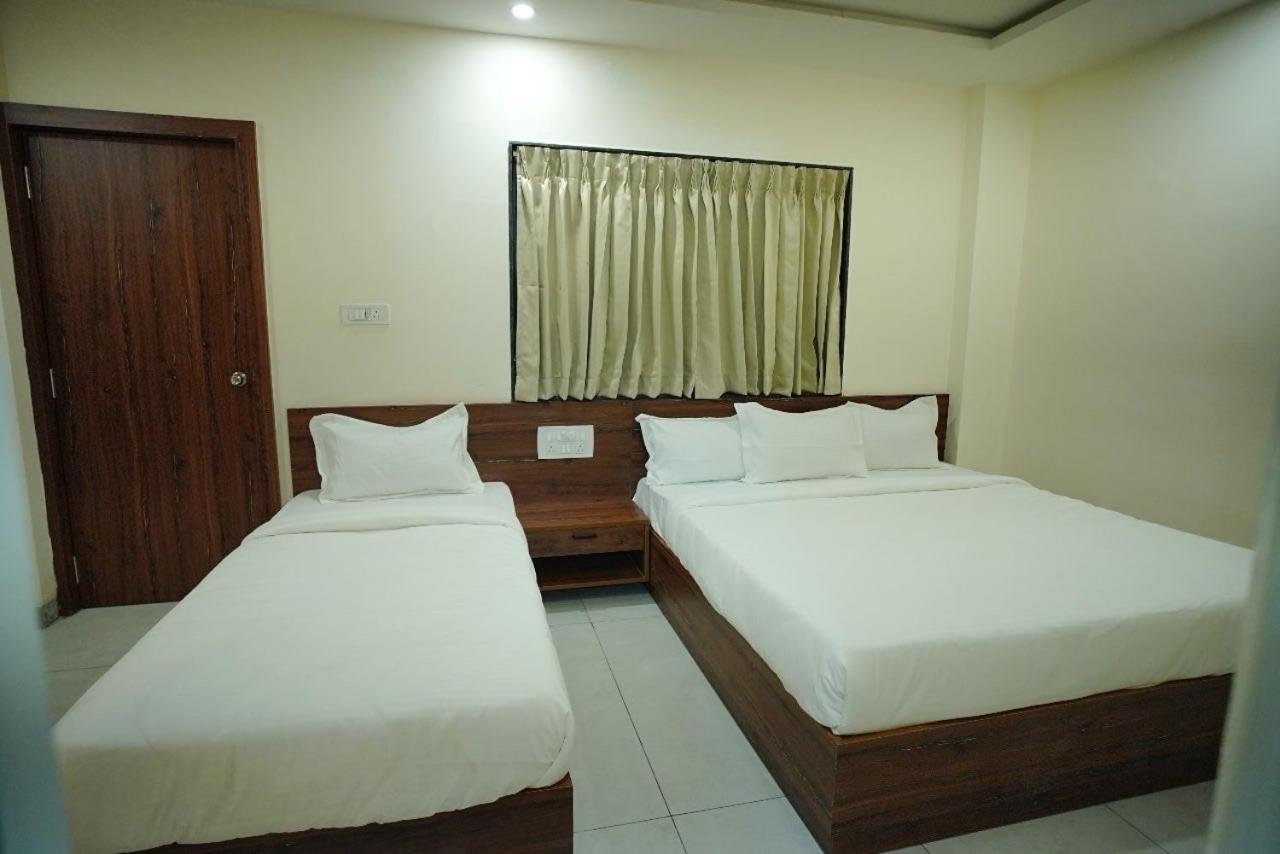 Super Townhouse Shivamogga Formerly Karthik Bhavan Buitenkant foto