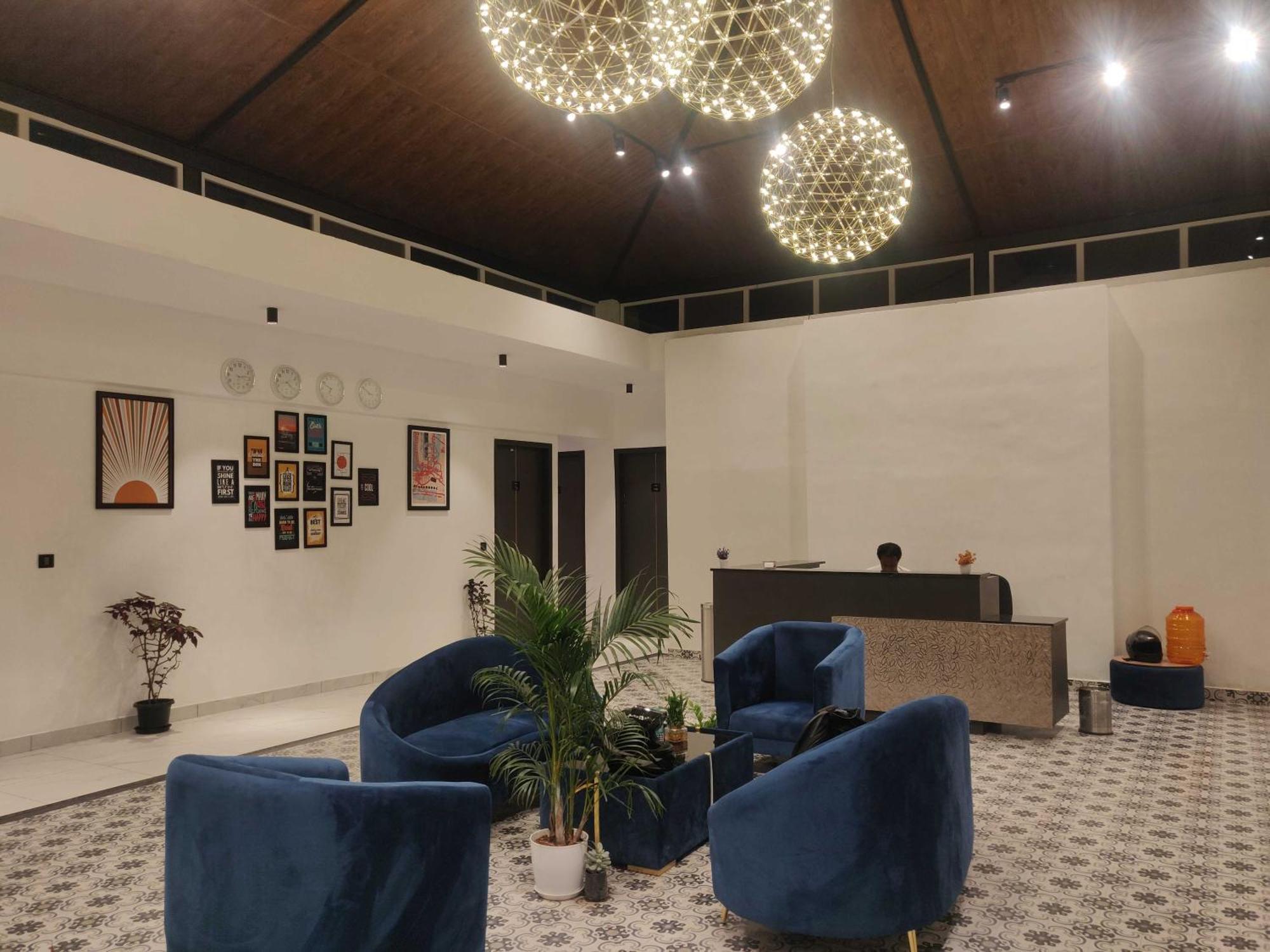 Super Townhouse Shivamogga Formerly Karthik Bhavan Buitenkant foto
